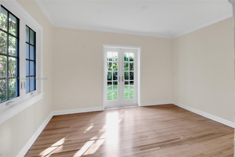 Купить виллу или дом в Корал-Гейблс, Флорида 4 спальни, 177.26м2, № 1970677 - фото 17