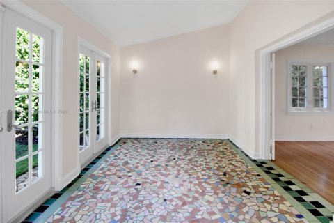 Купить виллу или дом в Корал-Гейблс, Флорида 4 спальни, 177.26м2, № 1970677 - фото 13