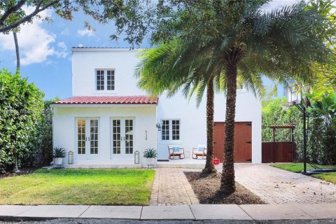 Купить виллу или дом в Корал-Гейблс, Флорида 4 спальни, 177.26м2, № 1970677 - фото 3