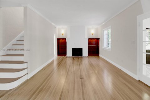 Купить виллу или дом в Корал-Гейблс, Флорида 4 спальни, 177.26м2, № 1970677 - фото 15