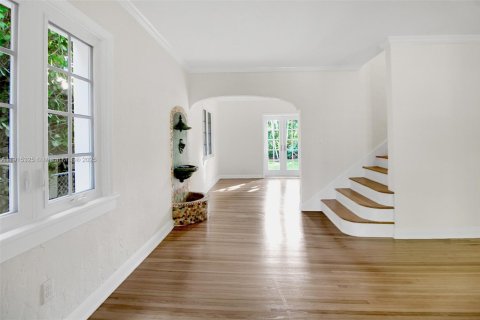 Купить виллу или дом в Корал-Гейблс, Флорида 4 спальни, 177.26м2, № 1970677 - фото 14