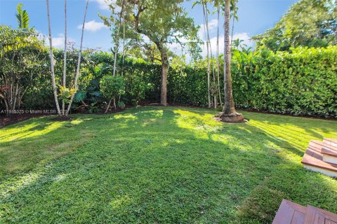 Купить виллу или дом в Корал-Гейблс, Флорида 4 спальни, 177.26м2, № 1970677 - фото 25