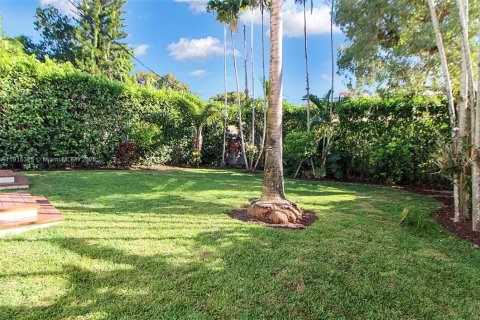 Купить виллу или дом в Корал-Гейблс, Флорида 4 спальни, 177.26м2, № 1970677 - фото 28