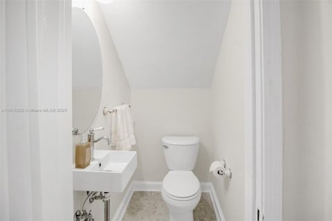 Купить виллу или дом в Корал-Гейблс, Флорида 4 спальни, 177.26м2, № 1970677 - фото 20