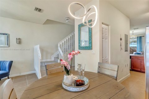 Adosado en venta en Homestead, Florida, 3 dormitorios, 123.1 m2 № 1846072 - foto 6