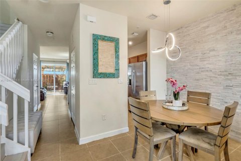 Adosado en venta en Homestead, Florida, 3 dormitorios, 123.1 m2 № 1846072 - foto 5