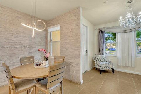 Adosado en venta en Homestead, Florida, 3 dormitorios, 123.1 m2 № 1846072 - foto 3