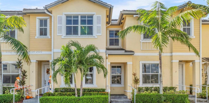 Adosado en Homestead, Florida 3 dormitorios, 123.1 m2 № 1846072