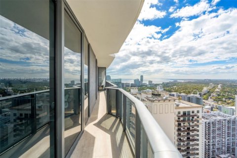Снять в аренду кондоминиум в Майами, Флорида 2 спальни, 100.06м2, № 1971871 - фото 2