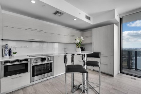 Снять в аренду кондоминиум в Майами, Флорида 2 спальни, 100.06м2, № 1971871 - фото 8