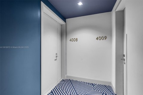 Снять в аренду кондоминиум в Майами, Флорида 2 спальни, 100.06м2, № 1971871 - фото 3