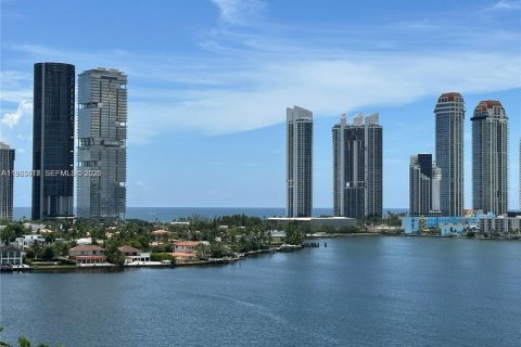 Copropriété à louer à Aventura, Floride: 2 chambres, 101.36 m2 № 2031535 - photo 2