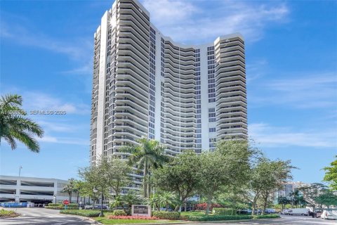 Copropriété à louer à Aventura, Floride: 2 chambres, 101.36 m2 № 2031535 - photo 12