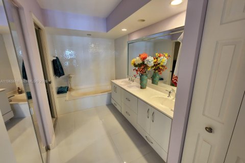 Copropriété à louer à Aventura, Floride: 2 chambres, 101.36 m2 № 2031535 - photo 10