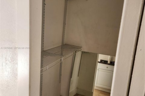 Immobilier commercial à louer à Cutler Bay, Floride: 108.97 m2 № 1970771 - photo 11