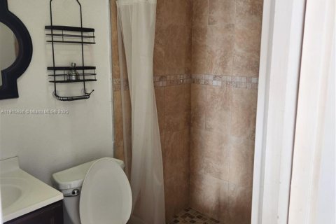 Immobilier commercial à louer à Cutler Bay, Floride: 108.97 m2 № 1970771 - photo 8