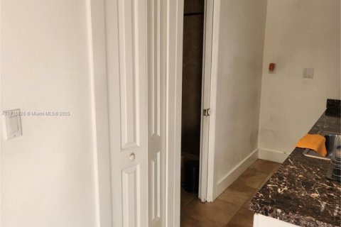 Immobilier commercial à louer à Cutler Bay, Floride: 108.97 m2 № 1970771 - photo 7