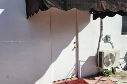 Immobilier commercial à louer à Cutler Bay, Floride: 108.97 m2 № 1970771 - photo 3