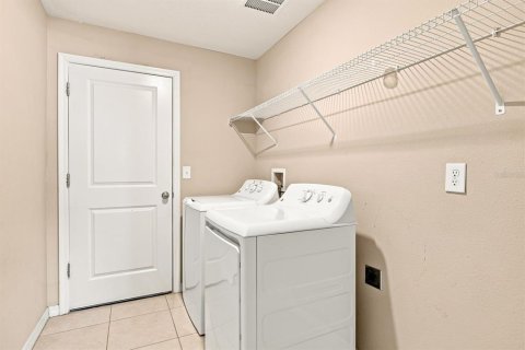 House in Riverview, Florida 3 bedrooms, 143.07 sq.m. № 2349814 - photo 21