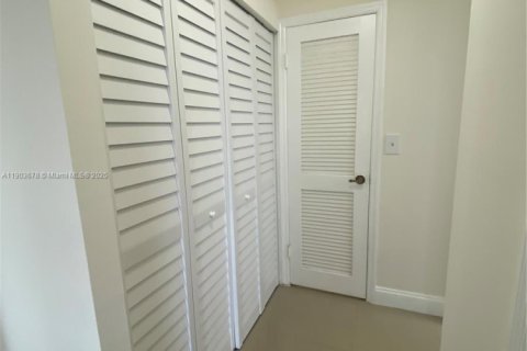 Condo in Fort Lauderdale, Florida, 1 bedroom  № 1955298 - photo 8