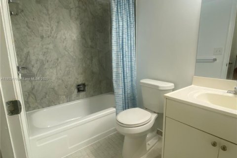 Condo in Fort Lauderdale, Florida, 1 bedroom  № 1955298 - photo 11