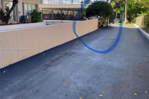 Condo in Fort Lauderdale, Florida, 1 bedroom  № 1955298 - photo 30