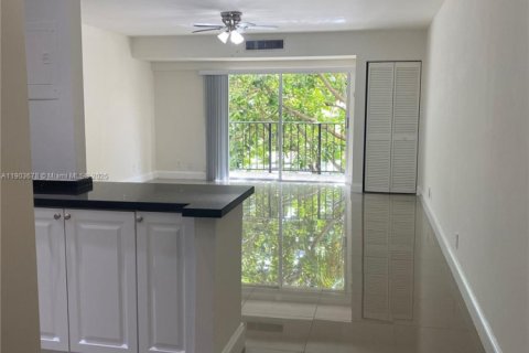 Condo in Fort Lauderdale, Florida, 1 bedroom  № 1955298 - photo 4