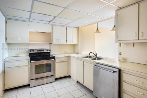 Купить кондоминиум в Ки-Бискейн, Флорида 3 комнаты, 124.02м2, № 2042414 - фото 3