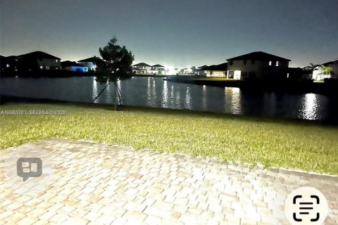 Villa ou maison à louer à Miramar, Floride: 3 chambres, 240.15 m2 № 2348576 - photo 14