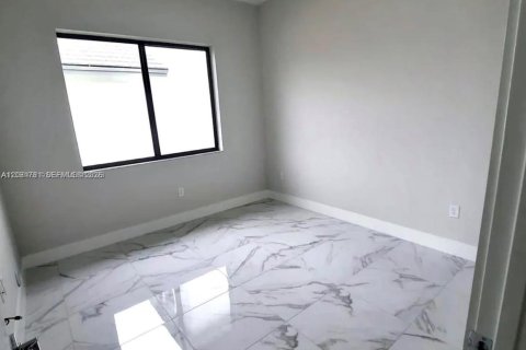 Villa ou maison à louer à Miramar, Floride: 3 chambres, 240.15 m2 № 2348576 - photo 11