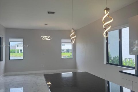 Villa ou maison à louer à Miramar, Floride: 3 chambres, 240.15 m2 № 2348576 - photo 4