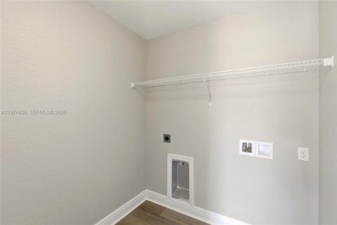 House in Sebring, Florida 4 bedrooms, 172.8 sq.m. № 2036000 - photo 29