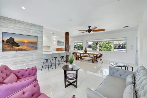 Casa en venta en Fort Lauderdale, Florida, 4 dormitorios, 151.34 m2 № 1643432 - foto 4