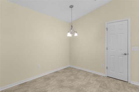 House in The Villages, Florida 2 bedrooms, 107.4 sq.m. № 2203763 - photo 11