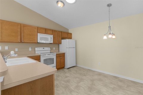 House in The Villages, Florida 2 bedrooms, 107.4 sq.m. № 2203763 - photo 10