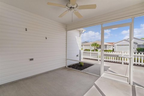 House in The Villages, Florida 2 bedrooms, 107.4 sq.m. № 2203763 - photo 3