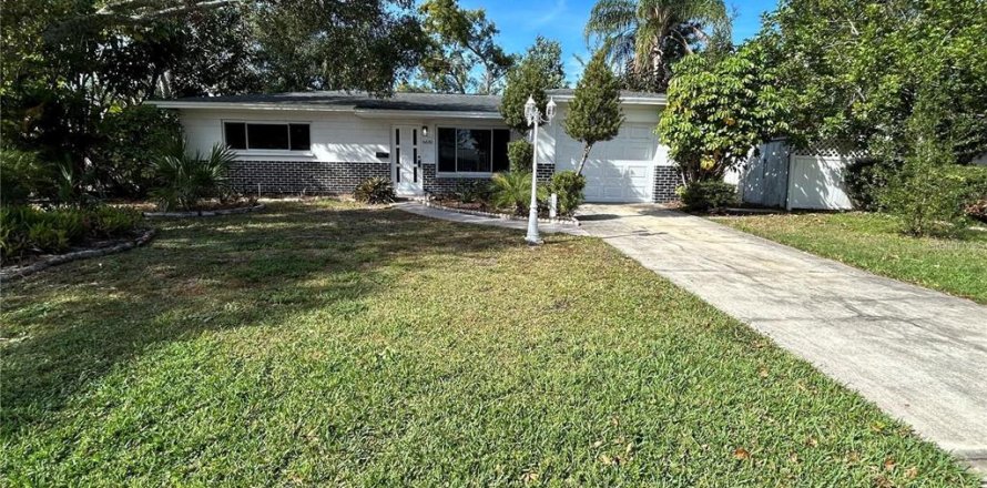 Casa en Saint Petersburg, Florida 2 dormitorios, 93.27 m2 № 1877249