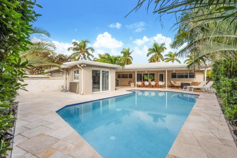Casa en alquiler en Fort Lauderdale, Florida, 4 dormitorios, 179.39 m2 № 1092223 - foto 1