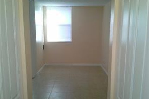 Condo in Coral Springs, Florida, 1 bedroom № 2083852 - photo 6