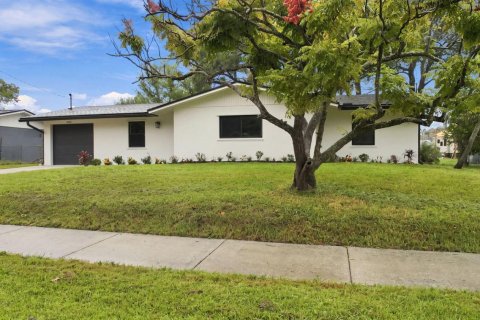 House in St. Lucie, Florida 2 bedrooms, 103.68 sq.m. № 2414141 - photo 27