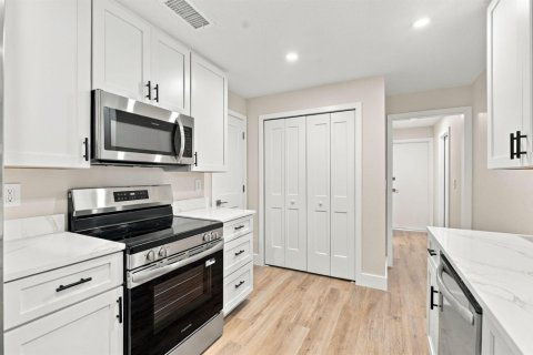 Villa ou maison à louer à St. Lucie, Floride: 2 chambres, 103.68 m2 № 2414141 - photo 4