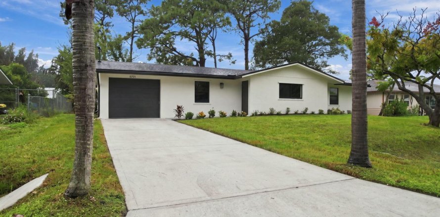 Villa ou maison à St. Lucie, Floride 2 chambres, 103.68 m2 № 2414141