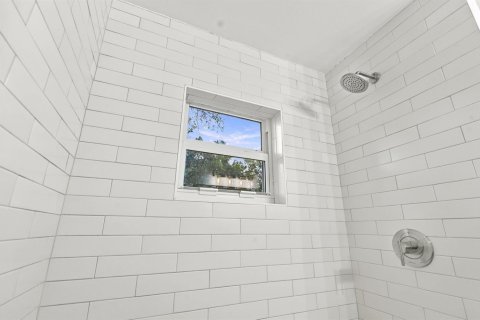Villa ou maison à louer à St. Lucie, Floride: 2 chambres, 103.68 m2 № 2414141 - photo 10