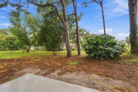 Villa ou maison à louer à St. Lucie, Floride: 2 chambres, 103.68 m2 № 2414141 - photo 19