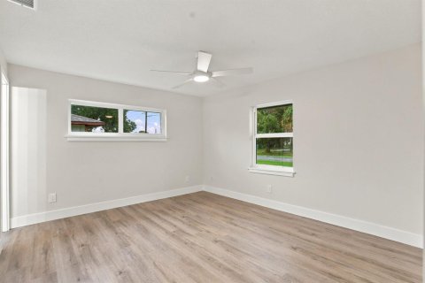 Villa ou maison à louer à St. Lucie, Floride: 2 chambres, 103.68 m2 № 2414141 - photo 11
