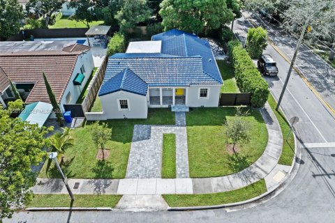 Casa en alquiler en Miami, Florida, 3 dormitorios, 190.08 m2 № 2020815 - foto 2