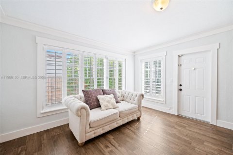 Casa en alquiler en Miami, Florida, 3 dormitorios, 190.08 m2 № 2020815 - foto 12