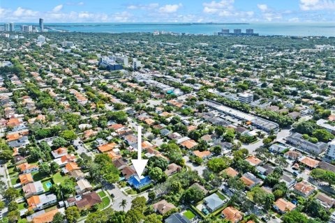 Casa en alquiler en Miami, Florida, 3 dormitorios, 190.08 m2 № 2020815 - foto 6