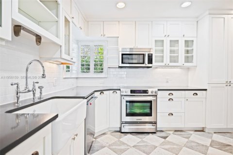 Casa en alquiler en Miami, Florida, 3 dormitorios, 190.08 m2 № 2020815 - foto 16