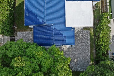 Casa en alquiler en Miami, Florida, 3 dormitorios, 190.08 m2 № 2020815 - foto 26